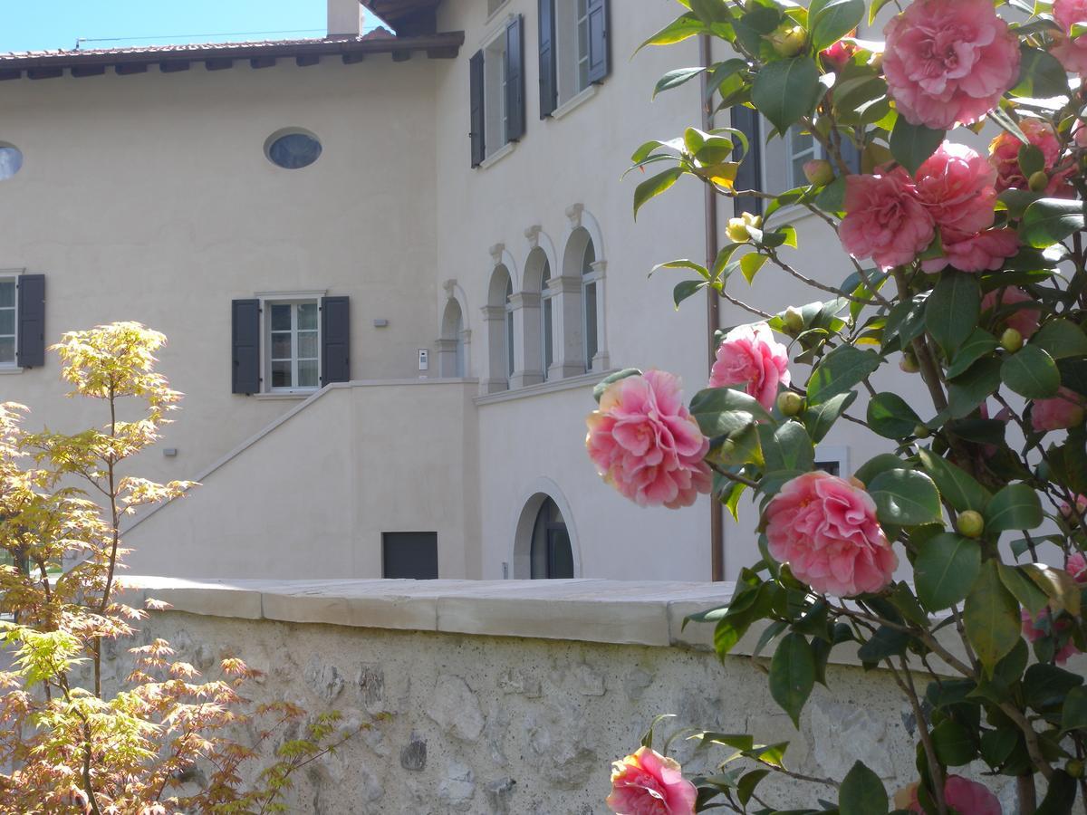Borgo San Nazzaro Aparthotel Riva del Garda Exterior photo
